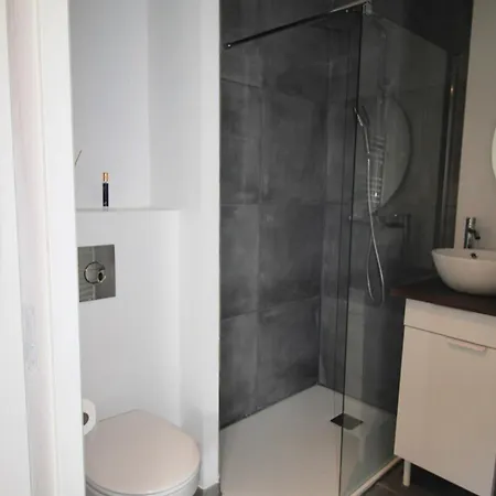 2 Pieces, Calme, Renove, Balcon דירה