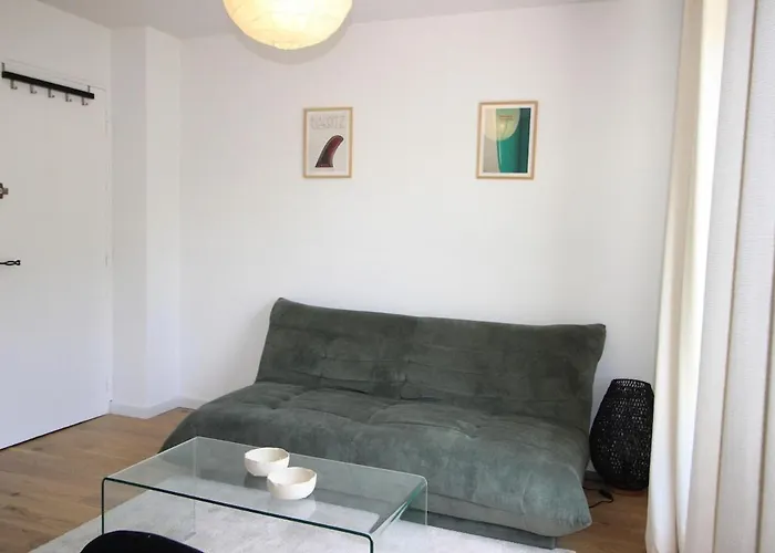 شقة 2 Pieces, Calme, Renove, Balcon *